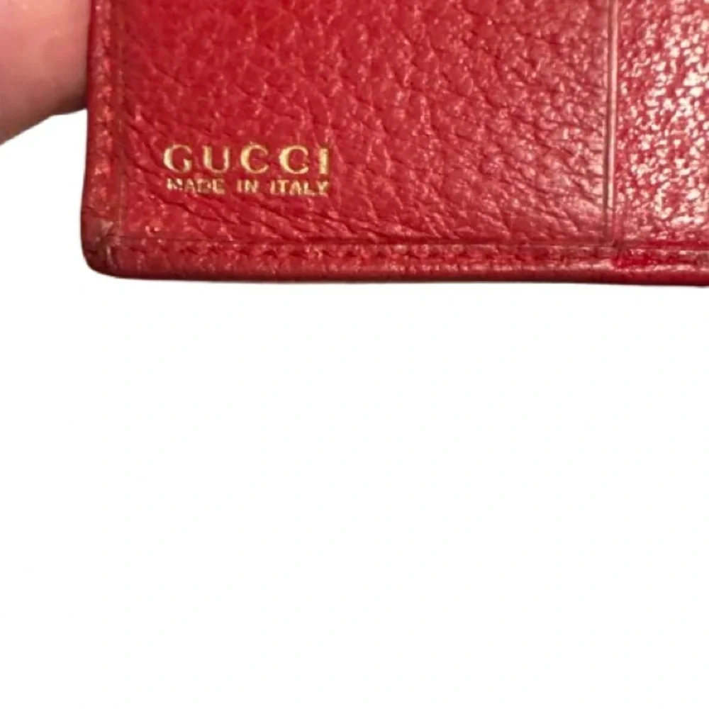 Vintage Authentic Gucci Red Leather Bifold Wallet Gold Buckle Clasp 1665⁠